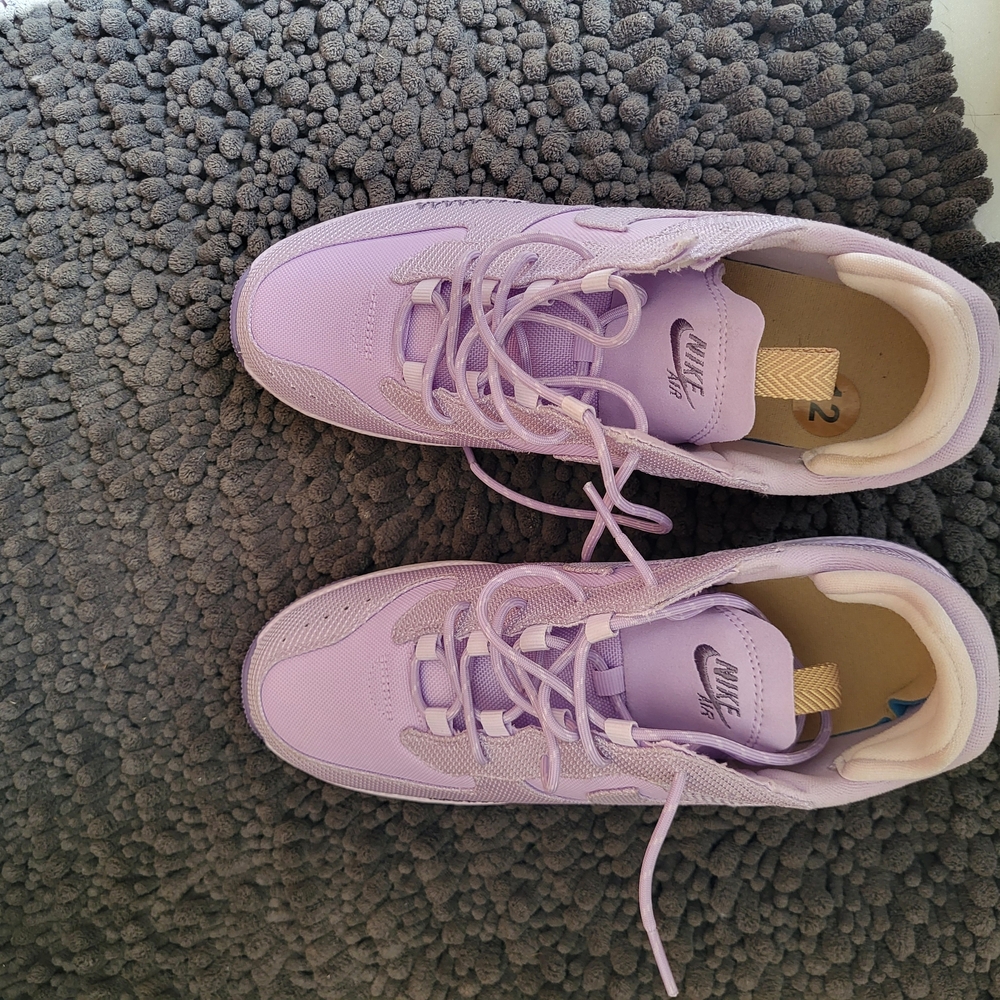 Nike Purple Athletic Shoes Low-Top Design